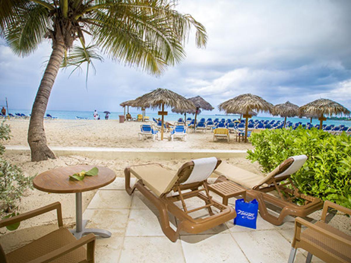 Breezes Bahamas - Beach Front Patio Room