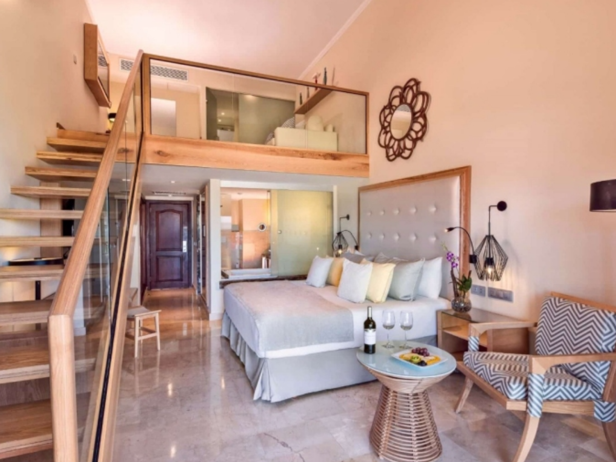 Palace Loft Suite Beachside
