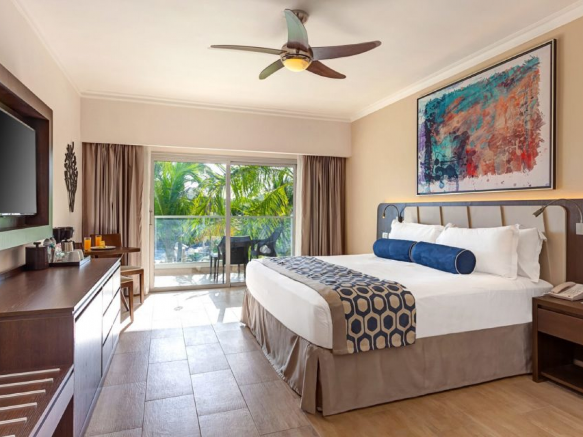 Royalton Splash Punta Cana Luxury Room Standard Deluxe One Bed Suite  