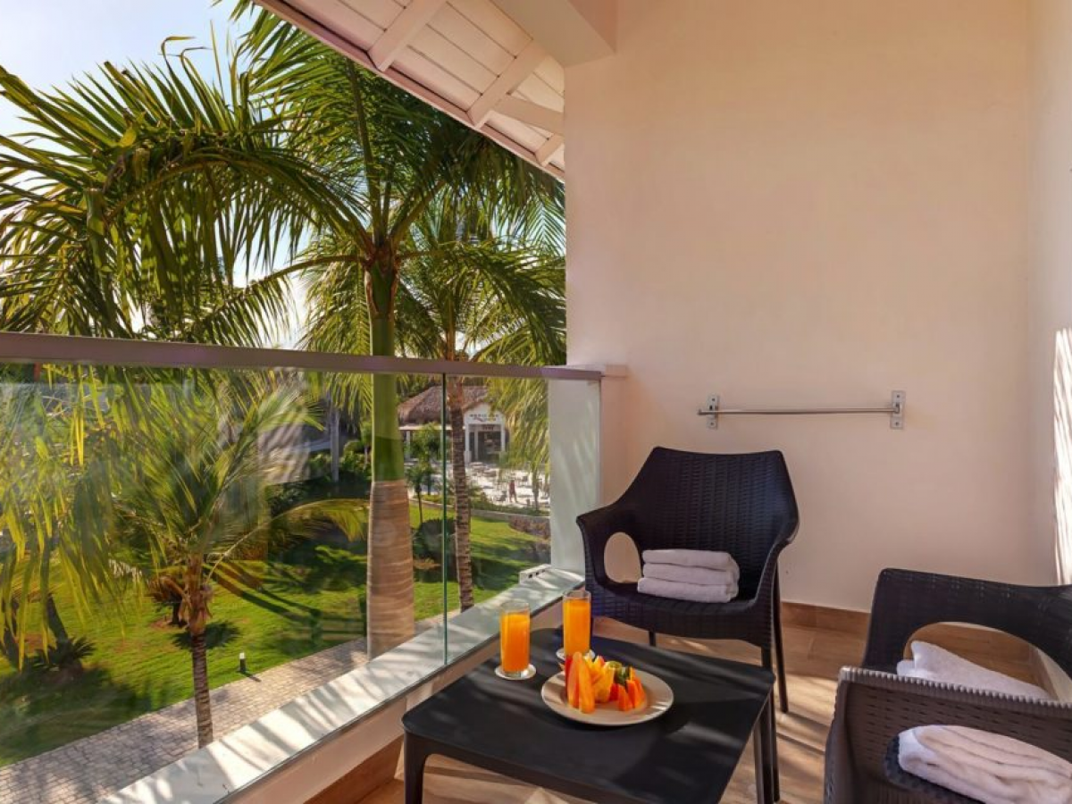 Royalton Splash Punta Cana Luxury Room Standard Deluxe One Bed Suite Balcony\