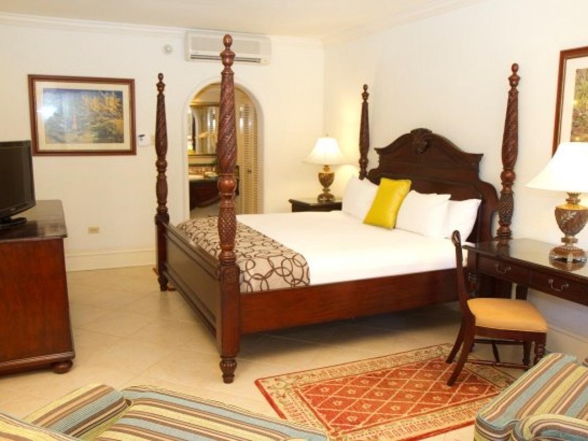 Jewel Dunn's Rivier Beach Resort & Spa - Emerald Lanai Room