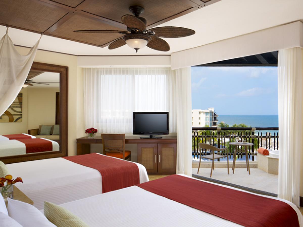 Dreams Riviera Cancun Resort & Spa - Preferred Club Ocean View Pool View