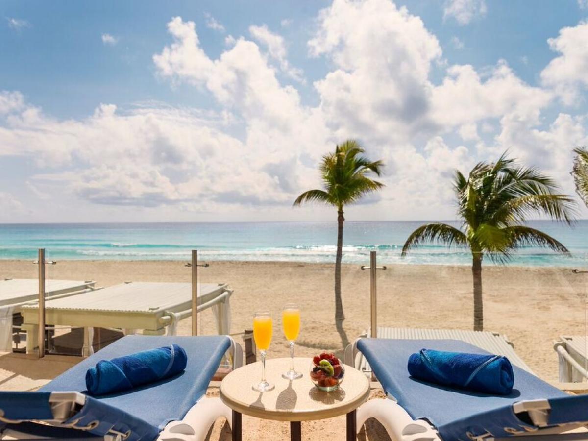 Panama Jack Resort Gran Caribe Cancun - Gran junior Suite Beachfront Walk Out