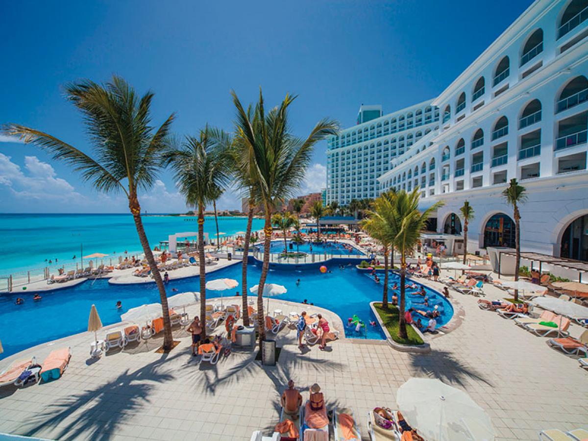 STSVacations  Riu Cancun