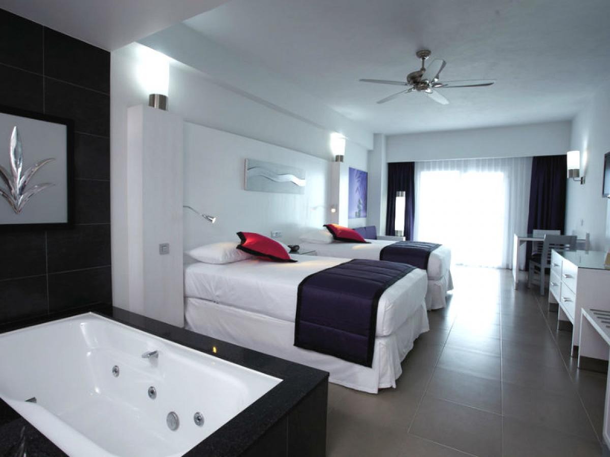 Riu Palace Peninsula Cancun, Mexico - Junior Suite