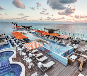 Royalton CHIC Suites Cancun Level 18 Cabana Lounge