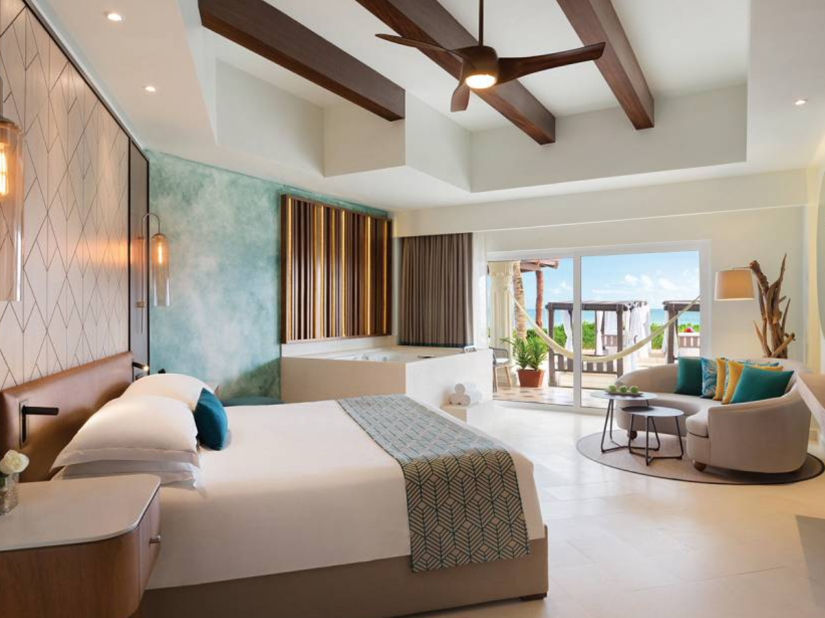 Hilton playa Del Carmen Junior Suite oceanfront walkout king