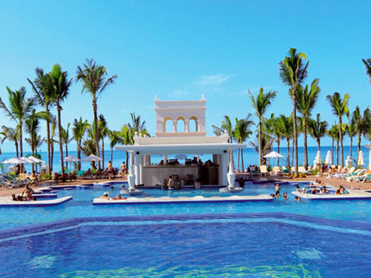 Riu Palace Pacifico Pool