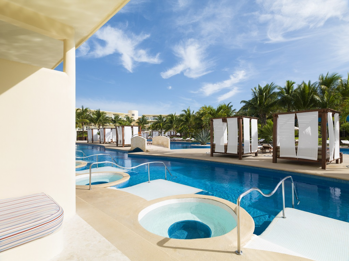 AZB Riviera Cancun Premium Swim Up Suite 1114 Room View 