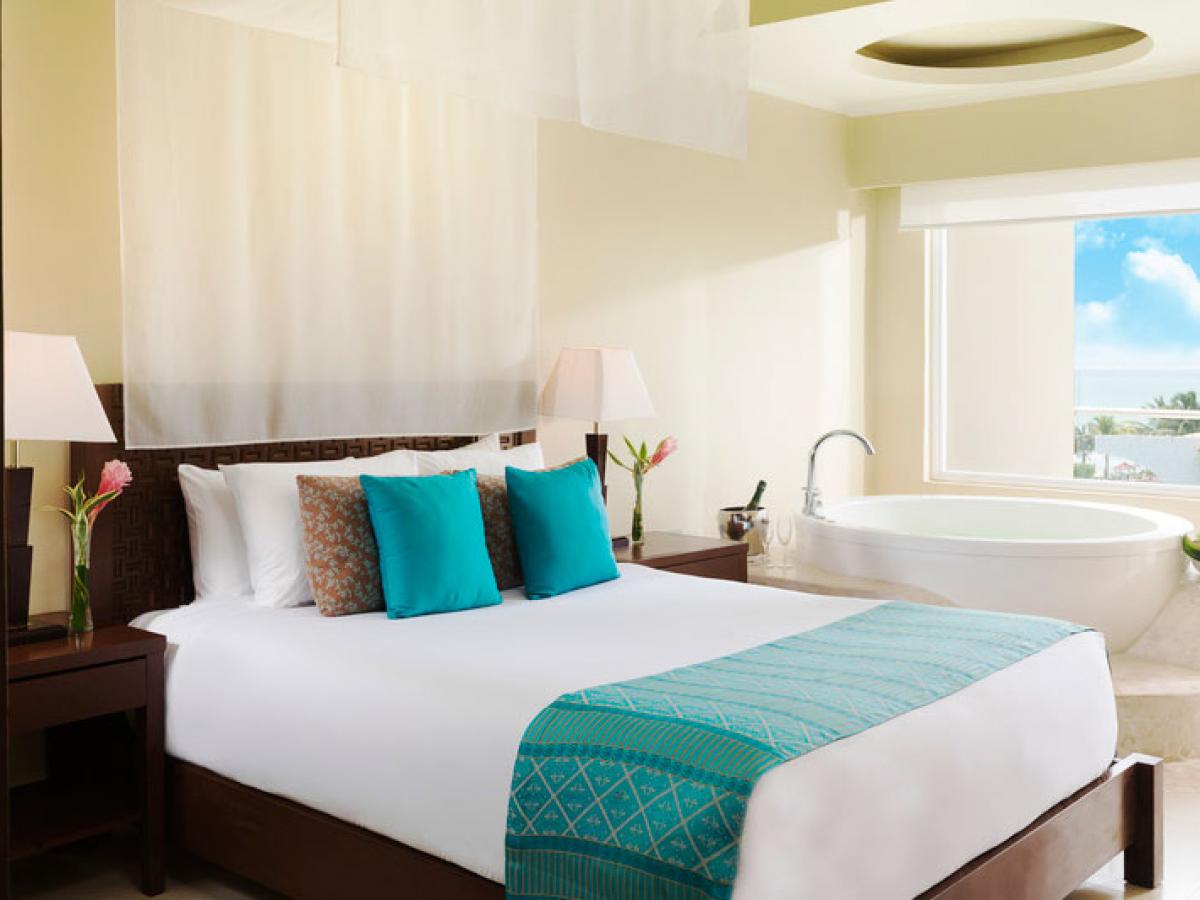 Azul Beach Sensatori  Mexico - Family Jacuzzi Suite