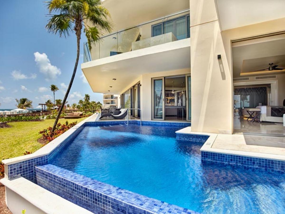 eaway Royalton Riviera Cancun Mexico - Luxury Junior Suite Swim 