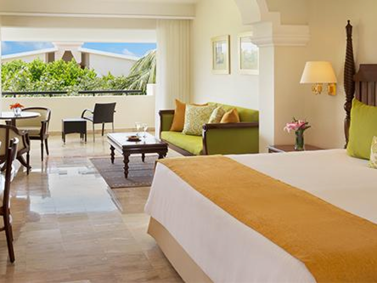 Now Sapphire Riviera Cancun -Preferred Club Junior Suite Tropical View